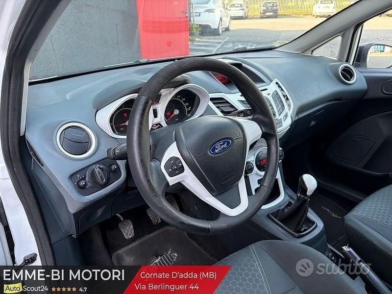 Usata Ford Fiesta Titanium 90 CV (66 kW) 2009 Bianco Berlina