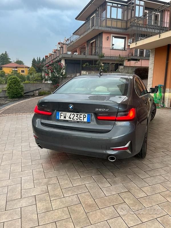 Usata BMW 320 190 CV (139 kW) 2019 Marrone Berlina