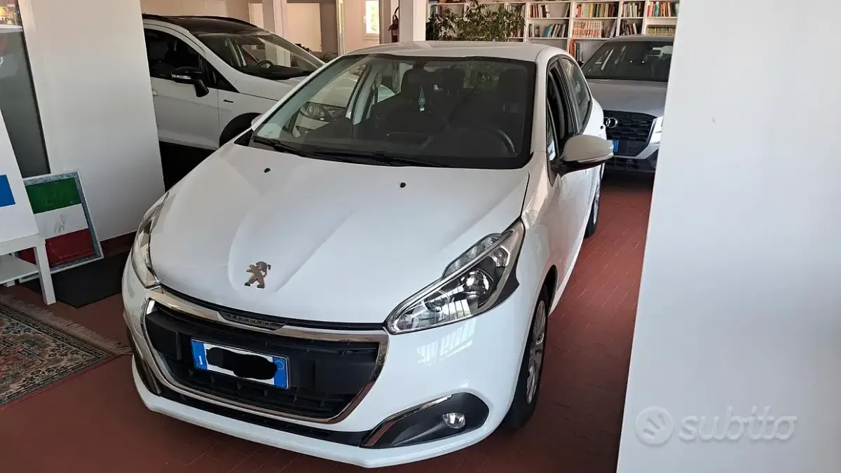 Usata Peugeot 208 Active 82 CV (60 kW) 2019 Grigio Utilitaria