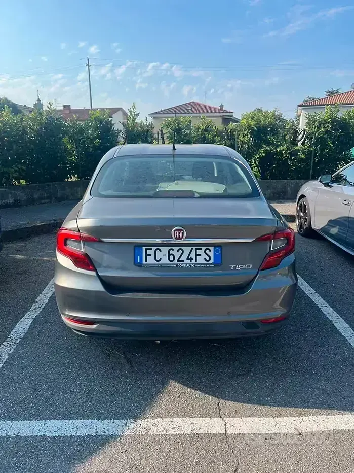 Usata Fiat Tipo Opening Edition 120 CV (88 kW) 2015 Grigio Berlina