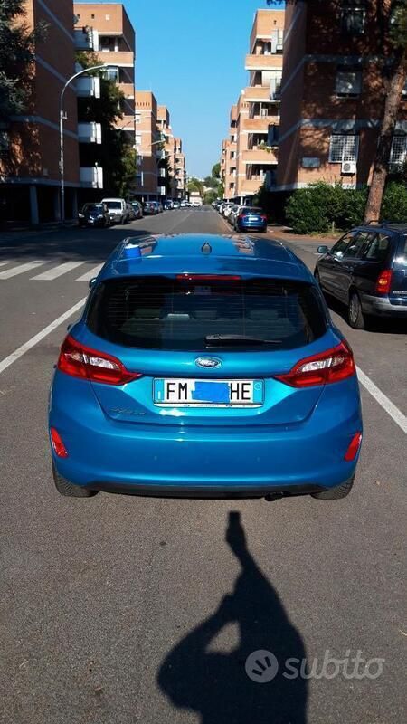 Usata Ford Fiesta 85 CV (62 kW) 2017 Blu Utilitaria