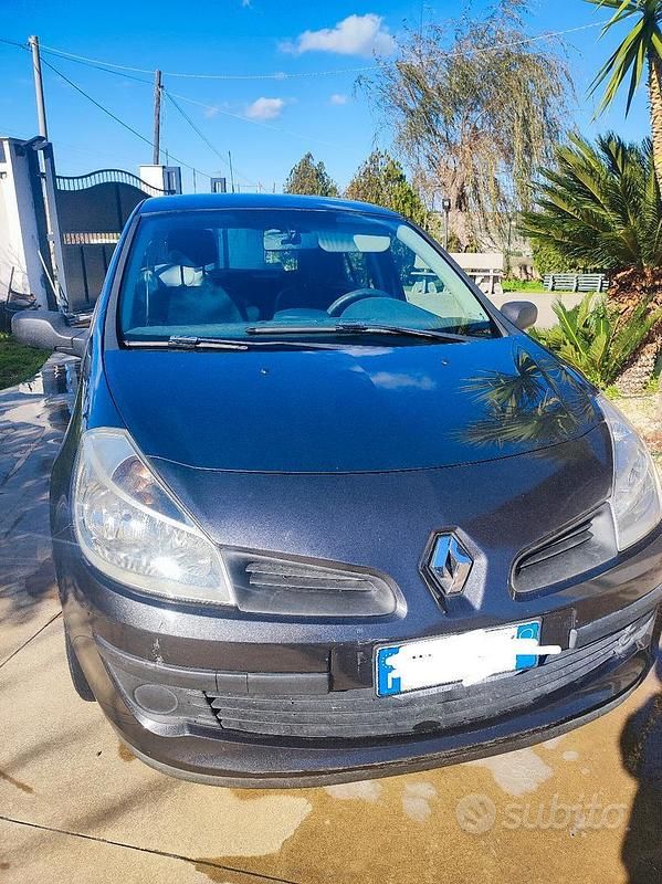 Usata Renault Clio II 82 CV (60 kW) 2006 Grigio Berlina