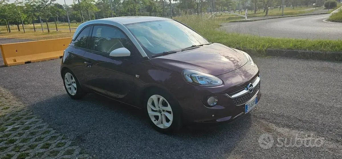 Usata Opel Adam 69 CV (50 kW) 2013 Rosso Utilitaria