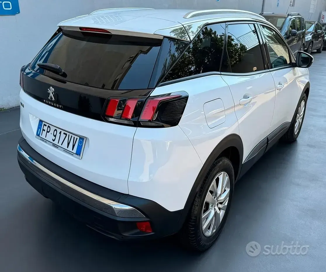 Usata Peugeot 3008 Business-Line 120 CV (88 kW) 2018 Bianco SUV