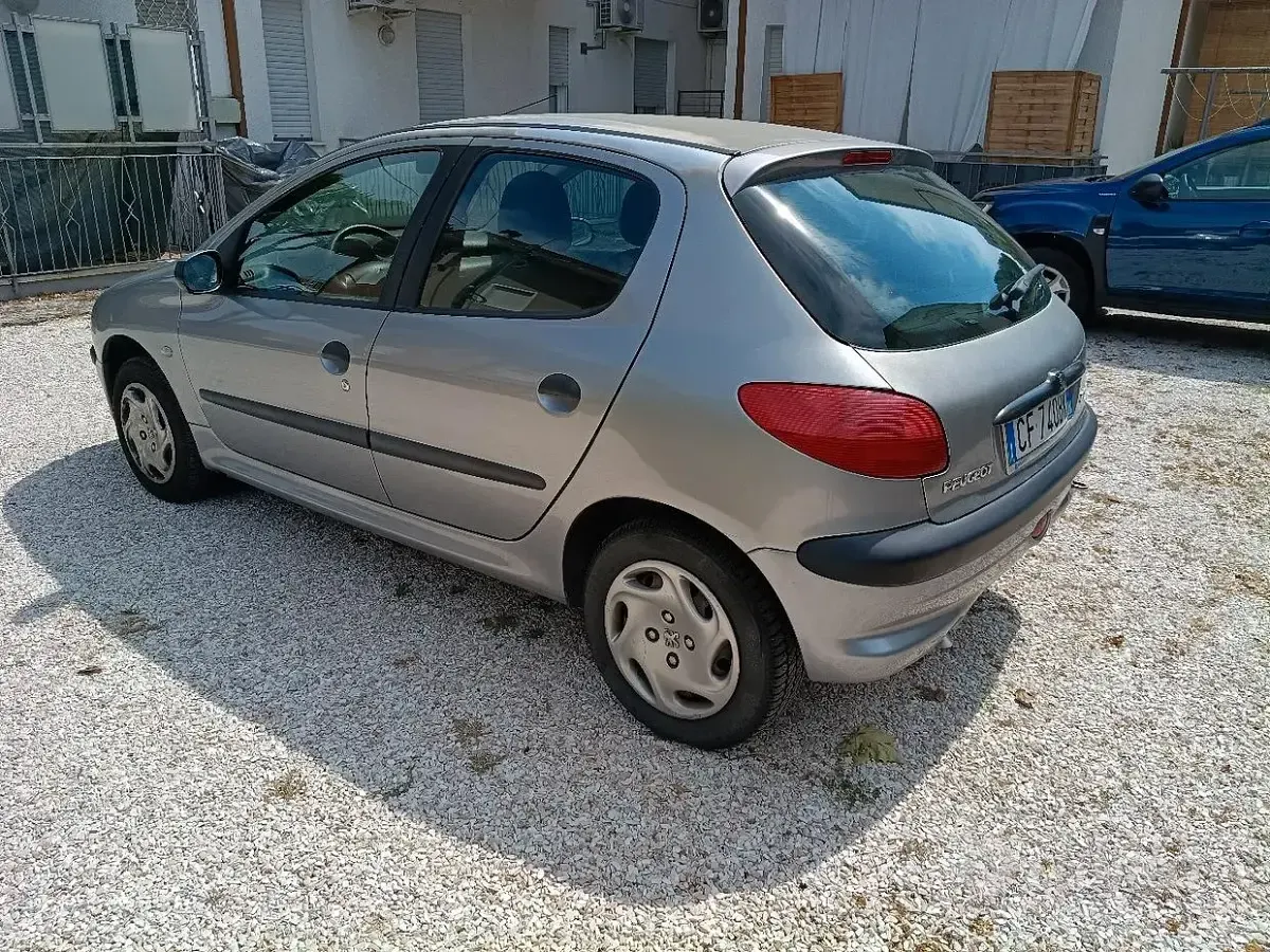 Usata Peugeot 206 75 CV (55 kW) 2003 Grigio Berlina