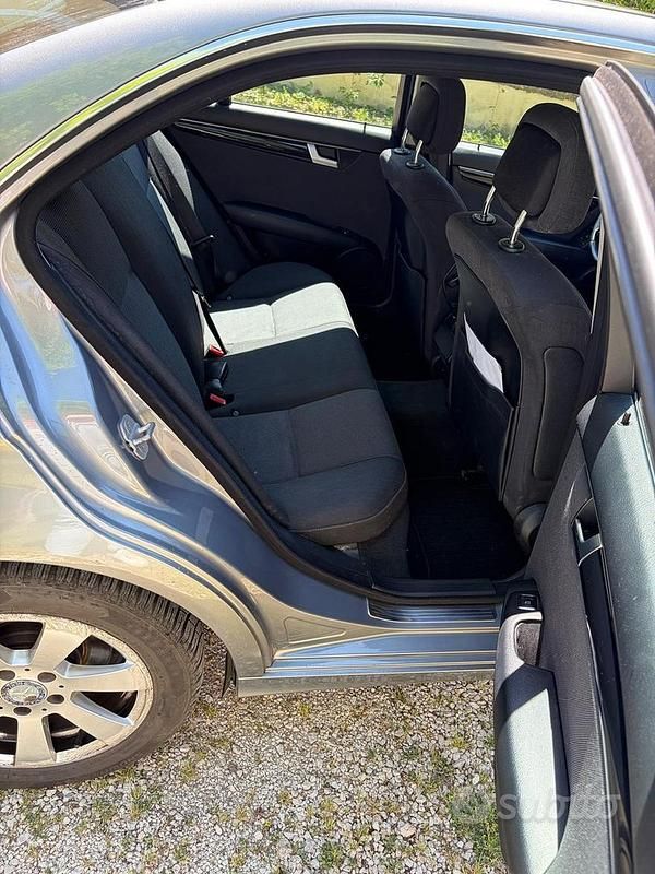 Usata Mercedes C200 2012 Grigio Berlina