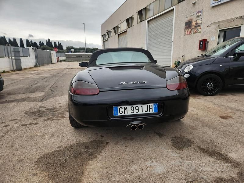 Second-hand Porsche Boxster 280 CP (205 kW) 2005 Negru Cabrio