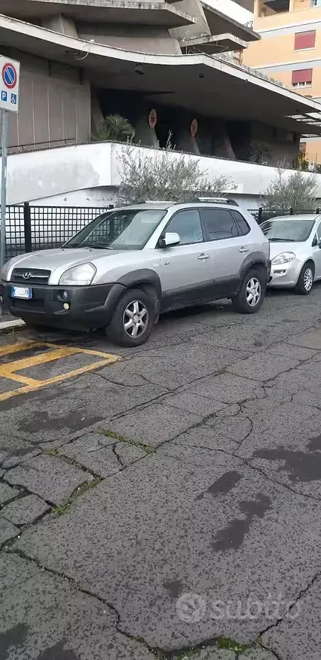 Usata Hyundai Tucson 112 CV (82 kW) 2005 Grigio SUV