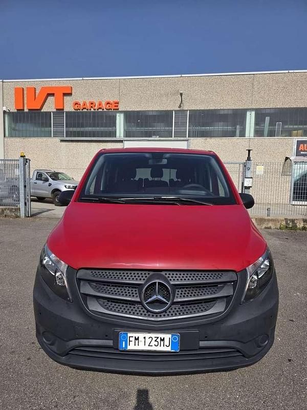 Usata Mercedes Vito 114 CV (83 kW) 2017 Rosso Furgone