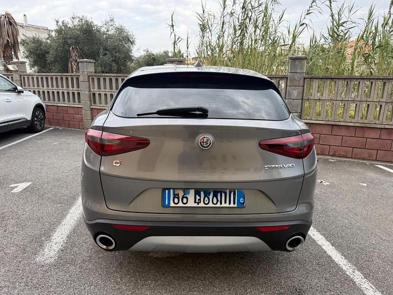 Usata Alfa Romeo Stelvio Executive 190 CV (139 kW) 2020 Grigio SUV