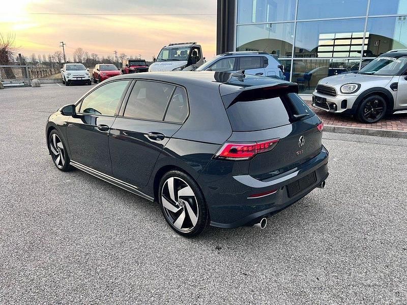 Nuova VW Golf GTI 265 CV (194 kW) 2025 Grigio Berlina