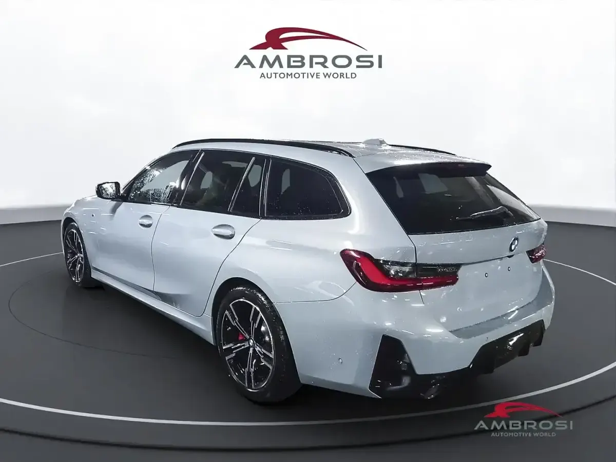 Nuova BMW 318 M Sport 156 CV (114 kW) 2025 Grigio Station wagon