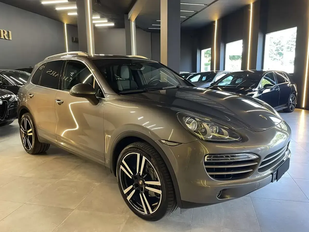 Usata Porsche Cayenne 239 CV (175 kW) 2010 Argento SUV