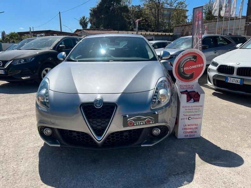 Usata Alfa Romeo Giulietta Super 121 CV (88 kW) 2016 Grigio Utilitaria