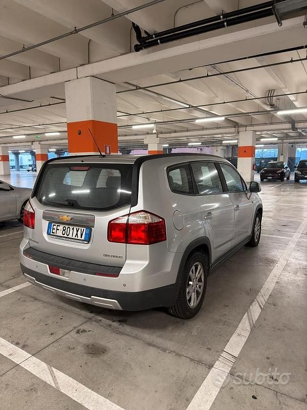 Usata Chevrolet Orlando 131 CV (96 kW) 2010 Grigio Monovolume