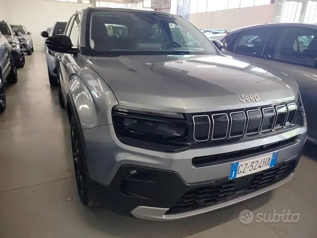 Usata Jeep Avenger Summit 101 CV (74 kW) 2025 Grigio SUV