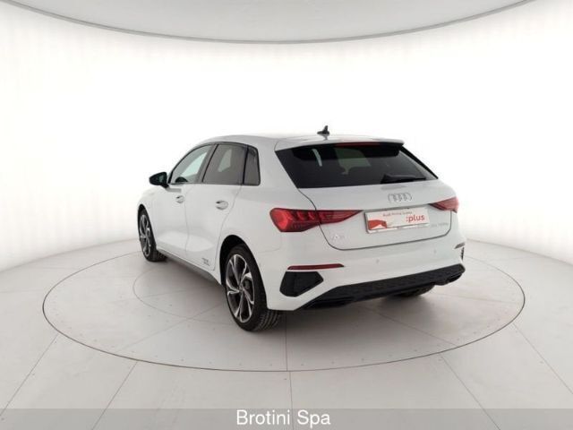 Usata Audi A3 S-Line 150 CV (110 kW) 2022 Bianco ghiaccio metallizzato Berlina