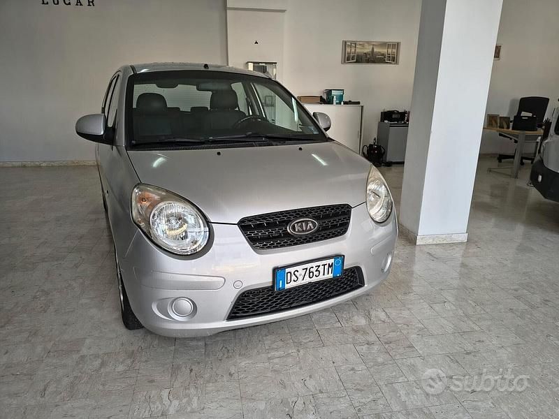 Usata Kia Picanto 75 CV (55 kW) 2008 Grigio Utilitaria
