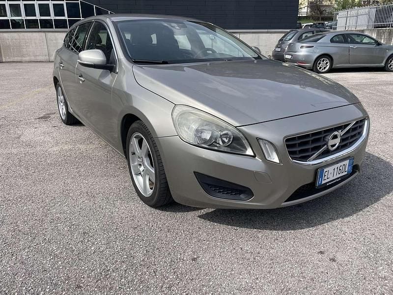 Usata Volvo V60 Kinetic 163 CV (119 kW) 2012 Other Station wagon