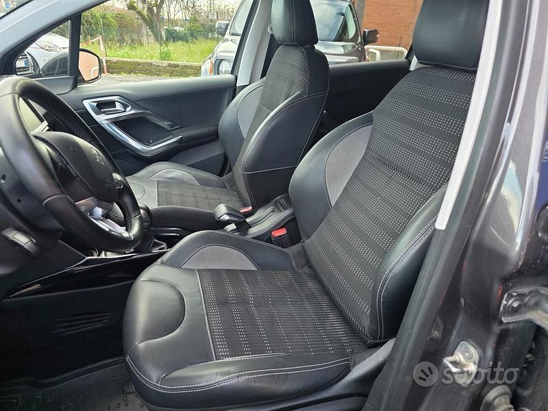 Usata Peugeot 2008 Allure 99 CV (72 kW) 2017 Grigio SUV