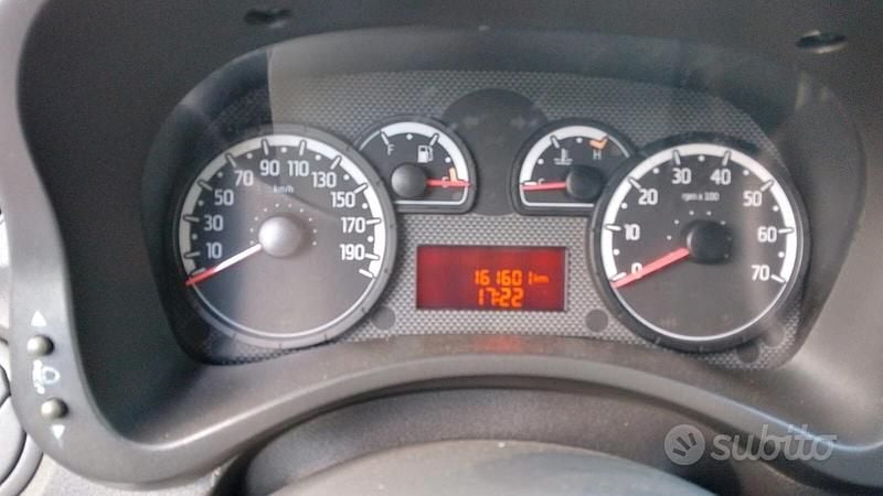 Usata Fiat Panda Emotion 75 CV (55 kW) 2011 Bianco Berlina