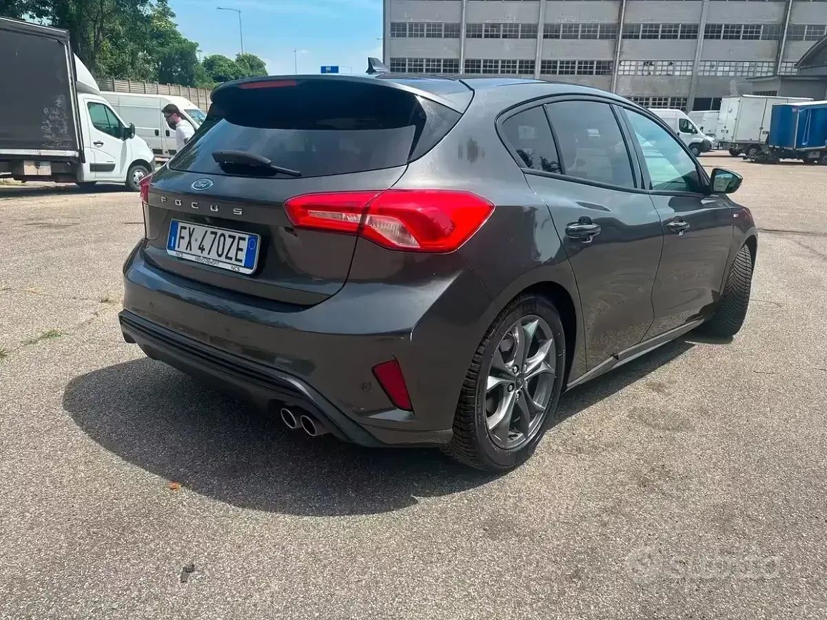 Usata Ford Focus ST-Line 125 CV (91 kW) 2019 Grigio Berlina