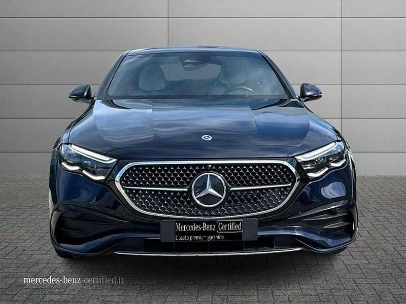 Usata Mercedes E300 AMG Line Premium Plus 313 CV (230 kW) 2025 Blu canvasite metallizzato Berlina