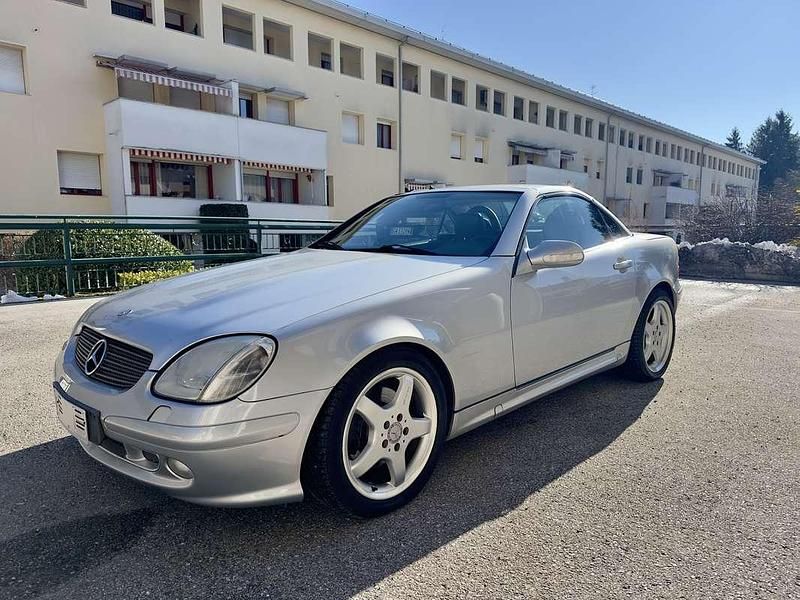 Usata Mercedes SLK320 218 CV (160 kW) 2000 Argento Cabrio
