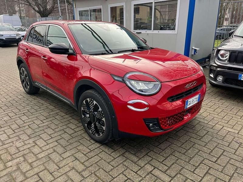 Usata Fiat 600 La Prima 110 CV (80 kW) 2025 Rosso SUV