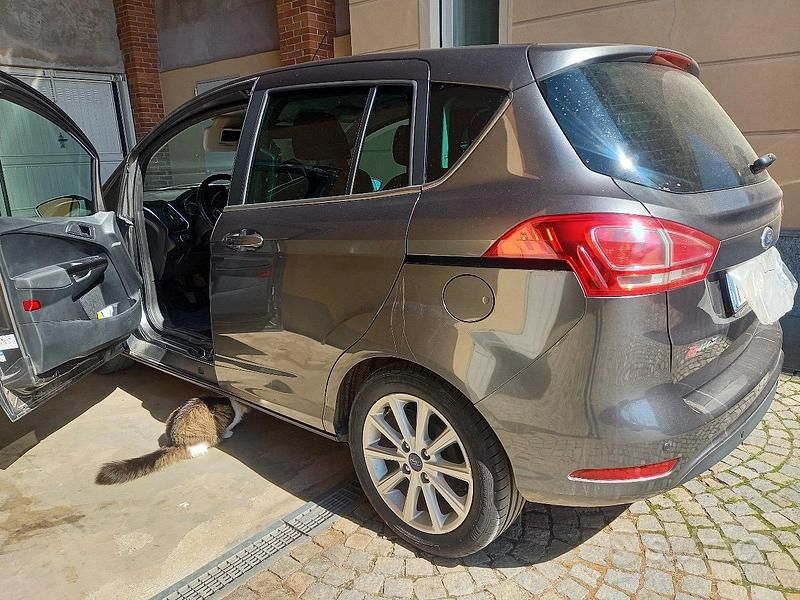 Usata Ford B-MAX 75 CV (55 kW) 2016 Grigio Monovolume