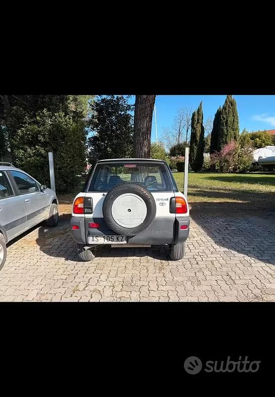 Usata Toyota RAV4 1996 Bianco SUV