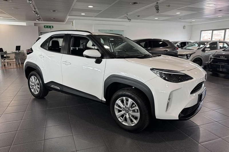 Usata Toyota Yaris Cross Active 116 CV (85 kW) 2025 Bianco SUV