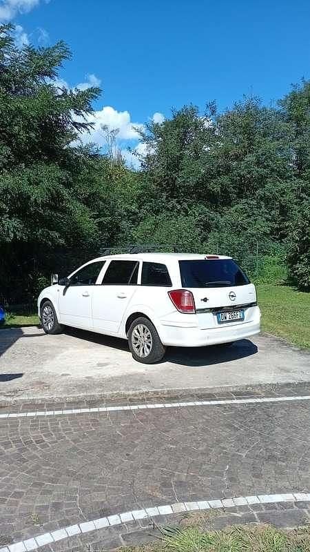 Usata Opel Astra Enjoy 110 CV (80 kW) 2009 Station wagon