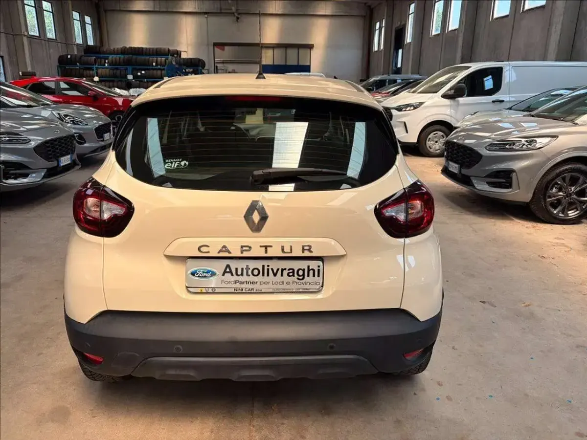 Usata Renault Captur Life 90 CV (66 kW) 2019 Beige SUV
