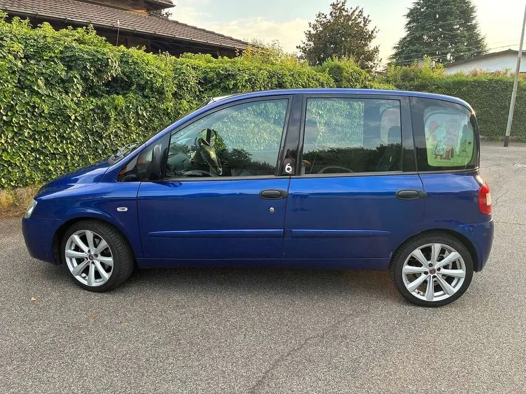 Usata Fiat Multipla Dynamic 120 CV (88 kW) 2010 Blu/azzurro Monovolume
