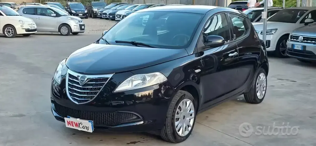 Usata Lancia Ypsilon 69 CV (50 kW) 2013 Bianco Utilitaria