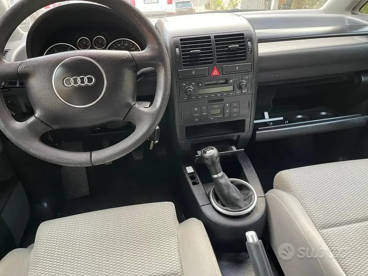 Usata Audi A2 Comfort 75 CV (55 kW) 2003 Grigio Utilitaria