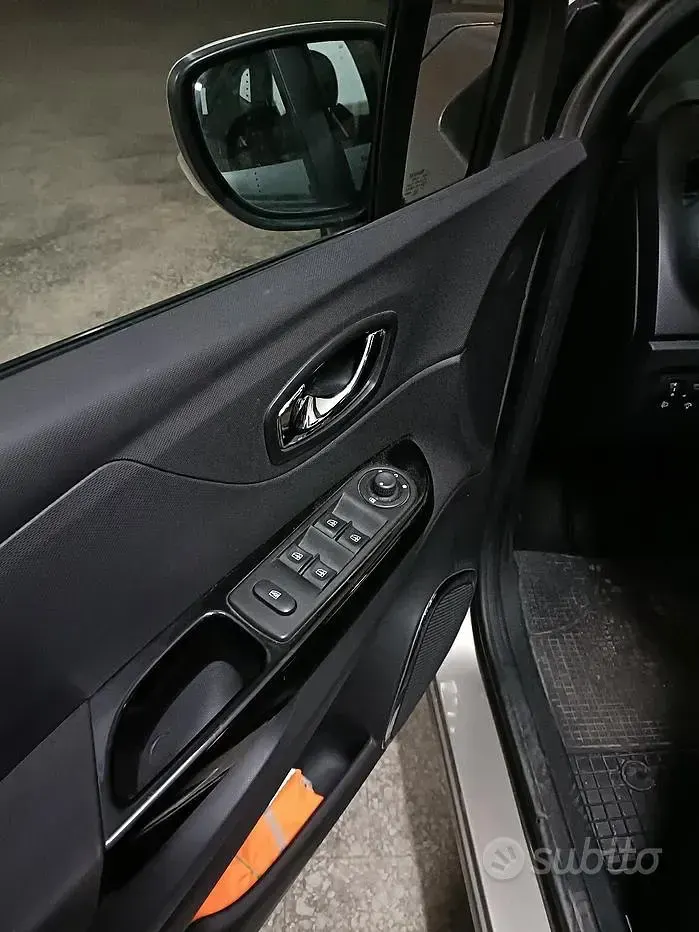Usata Renault Captur 90 CV (66 kW) 2014 SUV