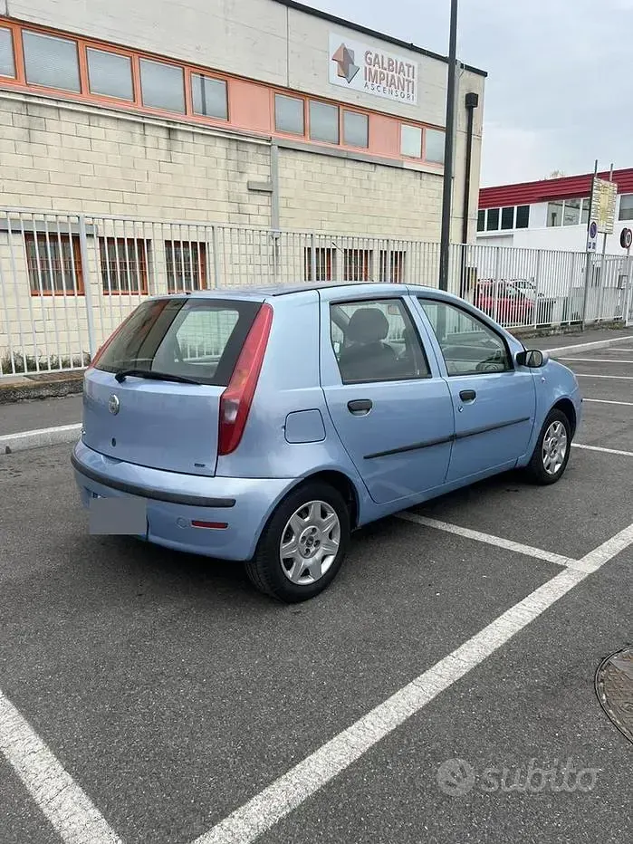 Usata Fiat Punto 80 CV (58 kW) 2003 Blu Utilitaria