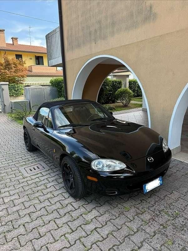 Usata Mazda MX5 110 CV (80 kW) 2005 Nero Cabrio