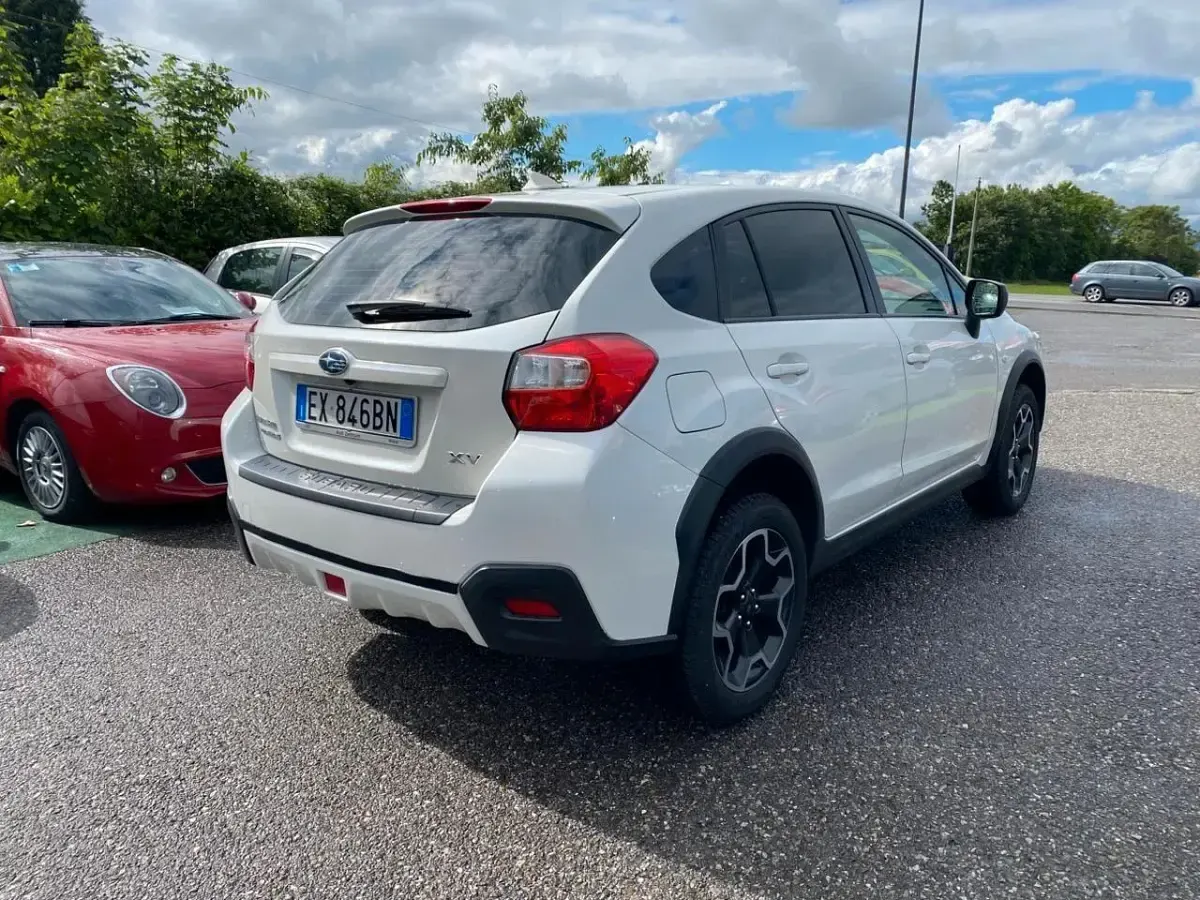 Usata Subaru XV Style 114 CV (83 kW) 2014 Bianco SUV