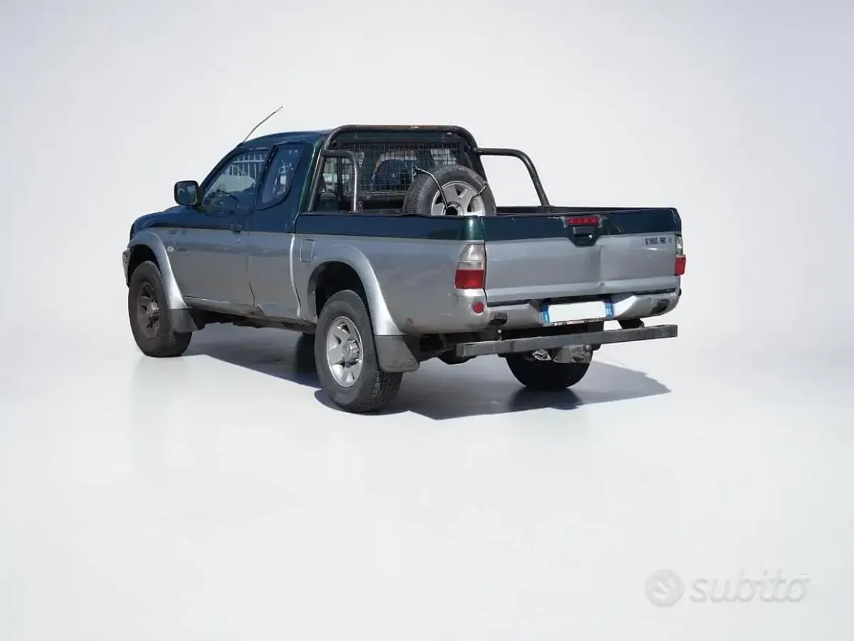 Usata Mitsubishi L200 116 CV (85 kW) 2002 Verde metallizzato Pick-up