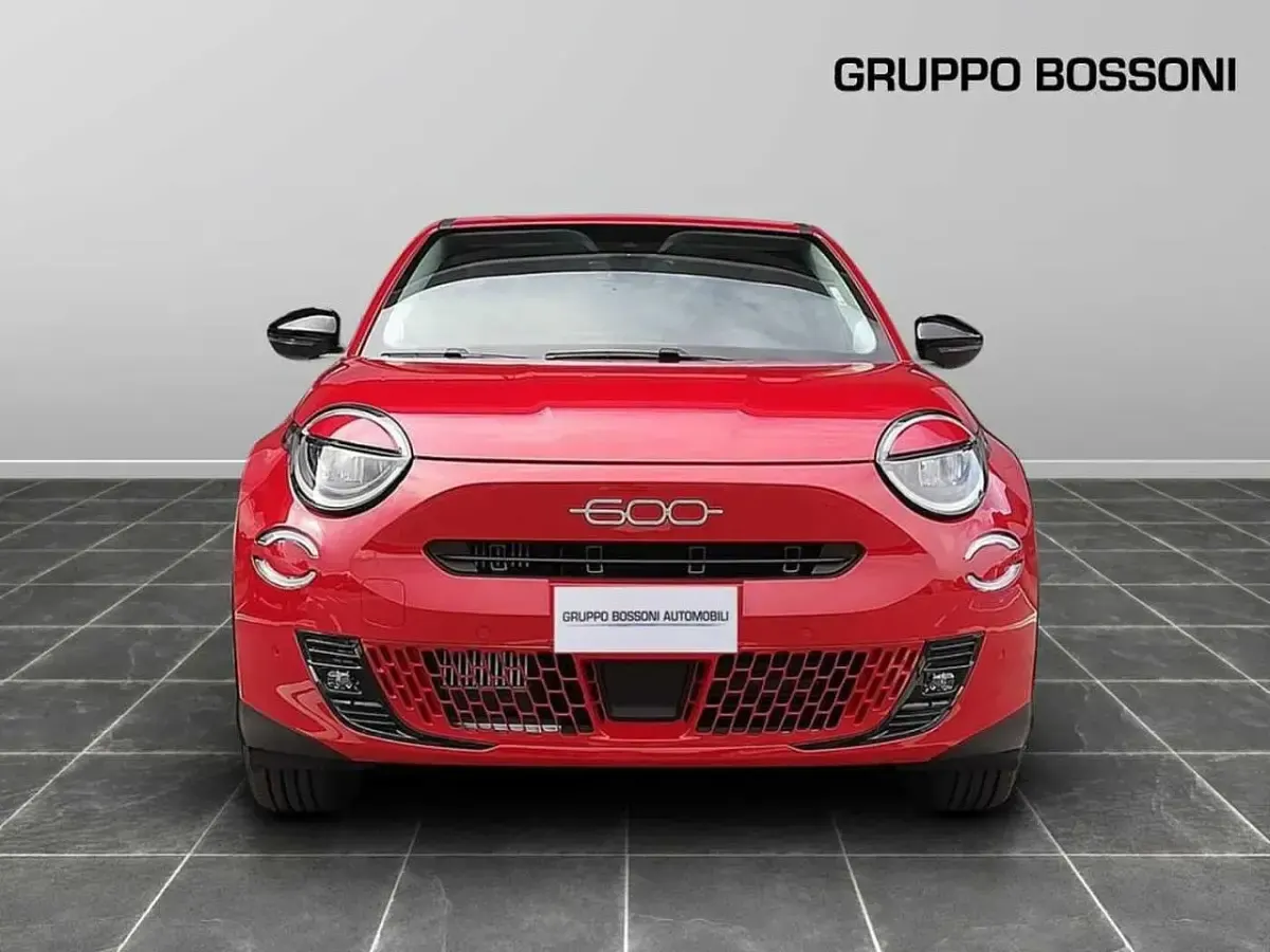 Usata Fiat 600 Icon 110 CV (80 kW) 2025 Rosso SUV