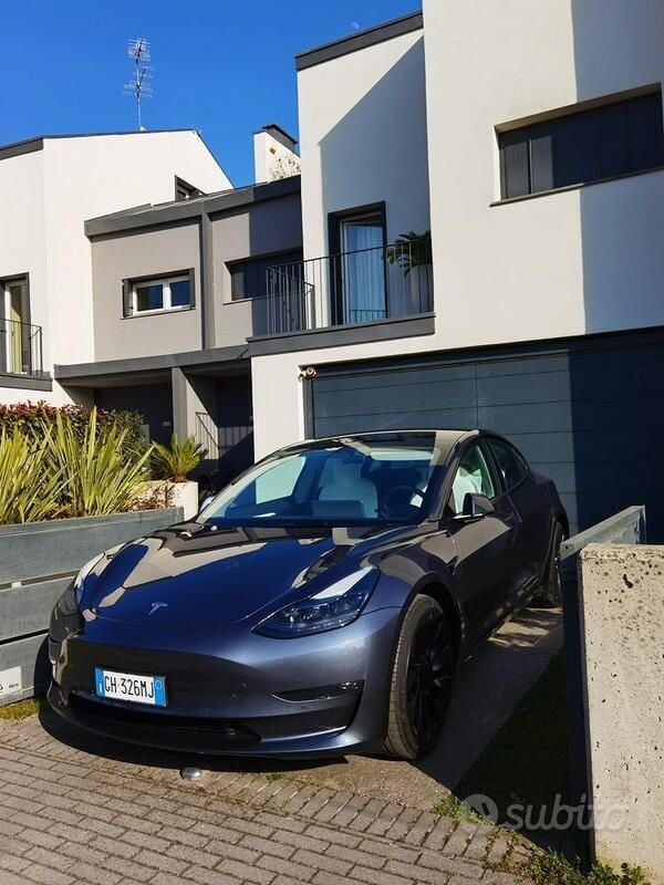 Usata 2022 Tesla Model 3 Performance Tre volumi | 33.500 € (Buon prezzo) - Immagine 1/3
