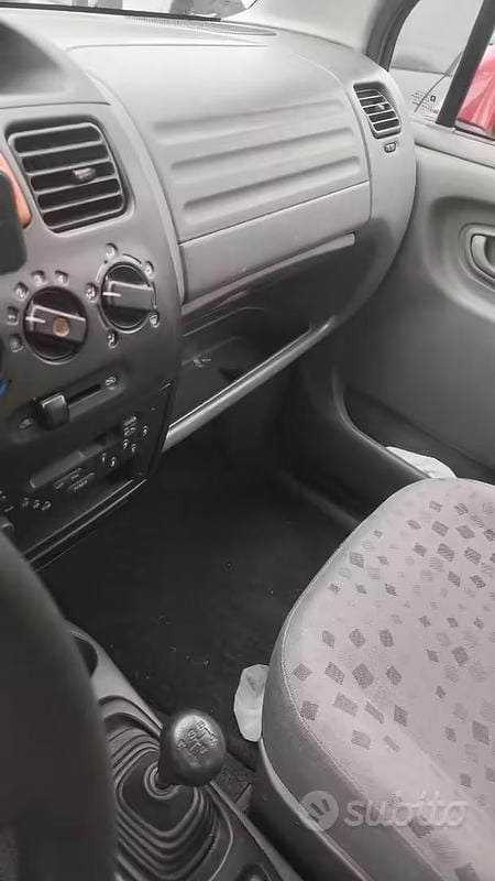 Usata Opel Agila 2000 Rosso Monovolume