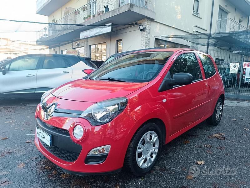 Rosso Usata 2012 Renault Twingo Due volumi | 4900 € (Buon prezzo) - Immagine 1/4