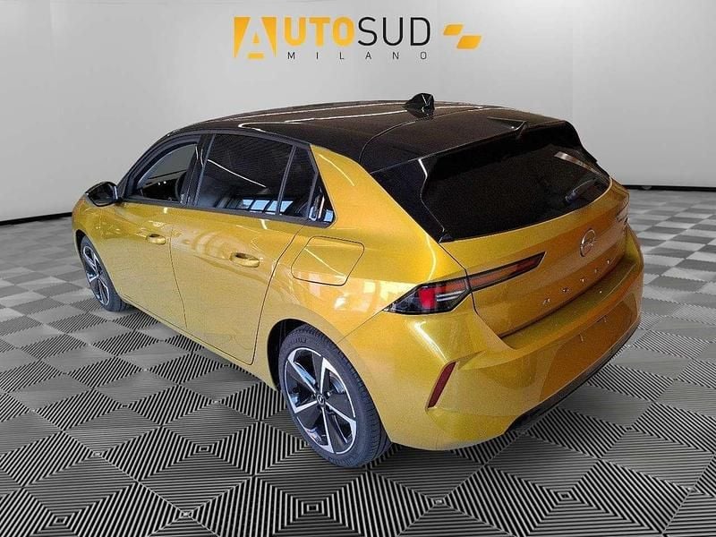 Usata Opel Astra Elegance 179 CV (131 kW) 2025 Giallo Utilitaria