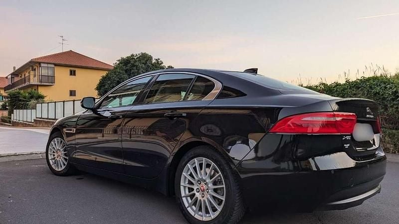 Usata Jaguar XE Business Edition 163 CV (119 kW) 2017 Nero Berlina