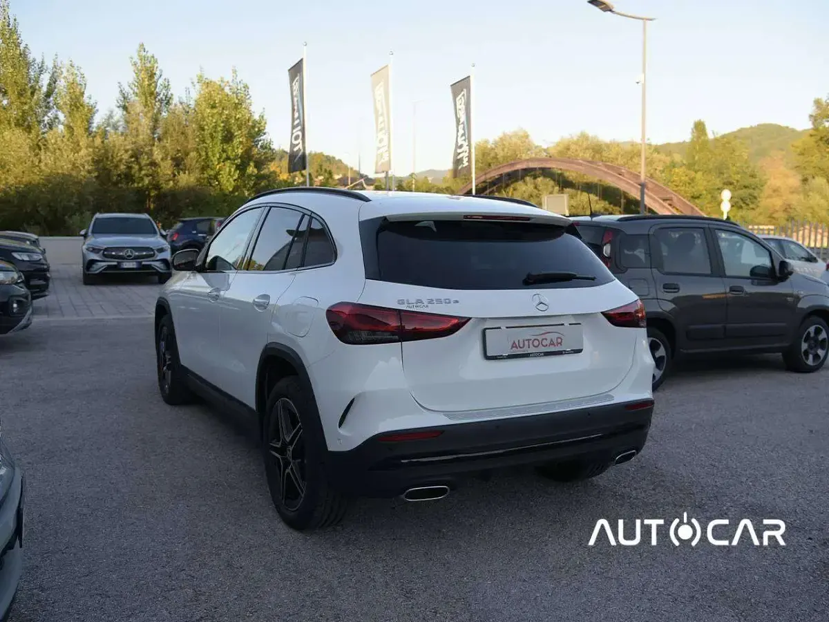 Usata Mercedes GLA250 Premium Plus 160 CV (117 kW) 2023 Bianco SUV