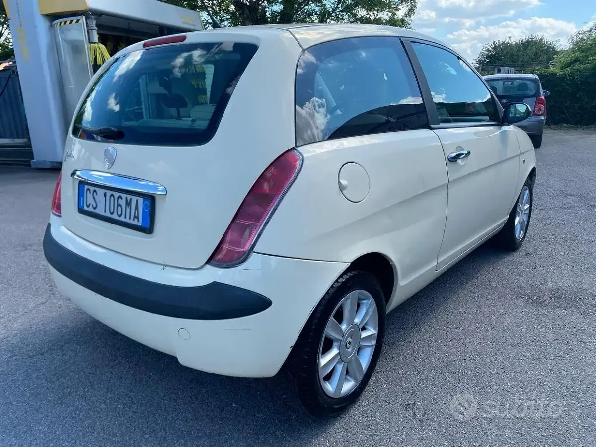 Gebraucht Lancia Ypsilon 60 PS (44 kW) 2004 Beige Kleinwagen
